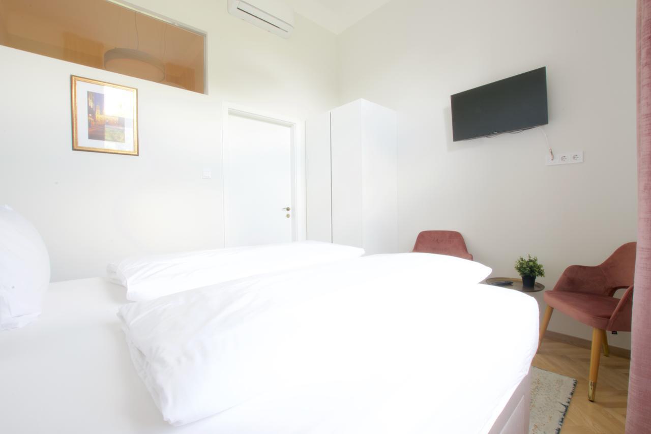 Europest Luxury Suites Budapeste Exterior foto