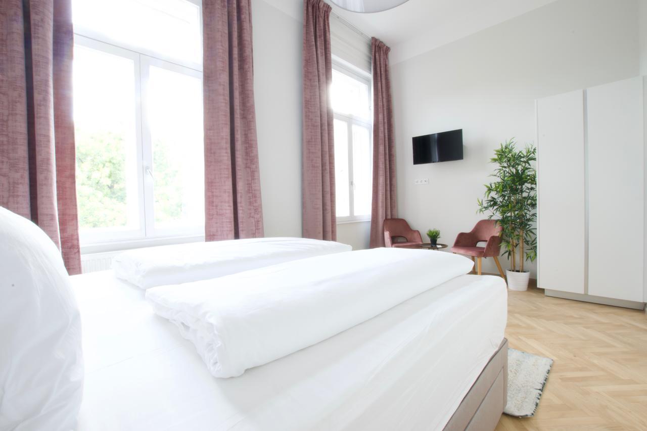Europest Luxury Suites Budapeste Exterior foto
